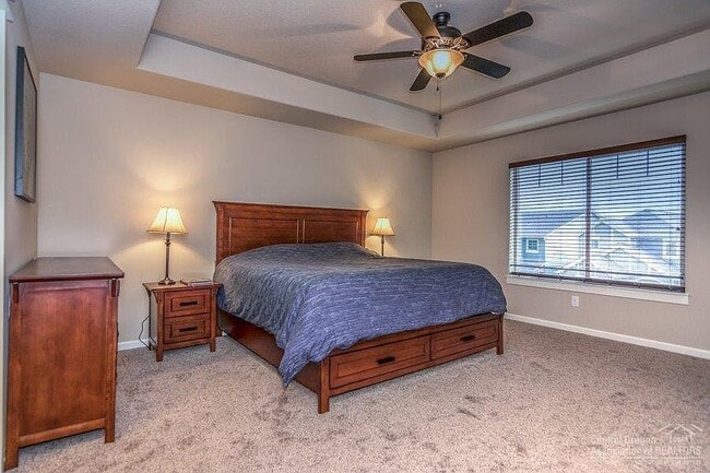 Building Photo - 20758 NE Sierra Dr