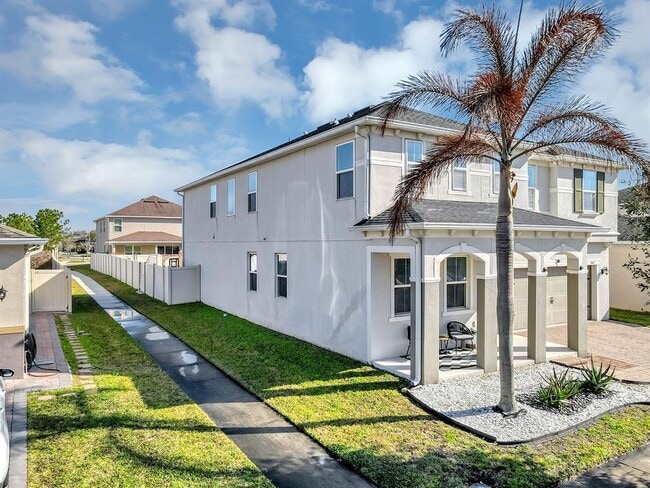 Building Photo - 3471 Dovetail Ave