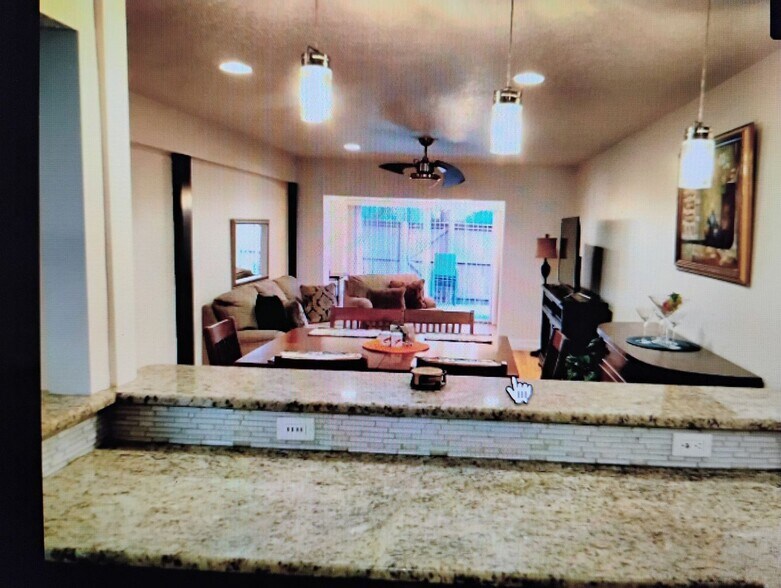 Building Photo - 2078 Sunset Point Rd