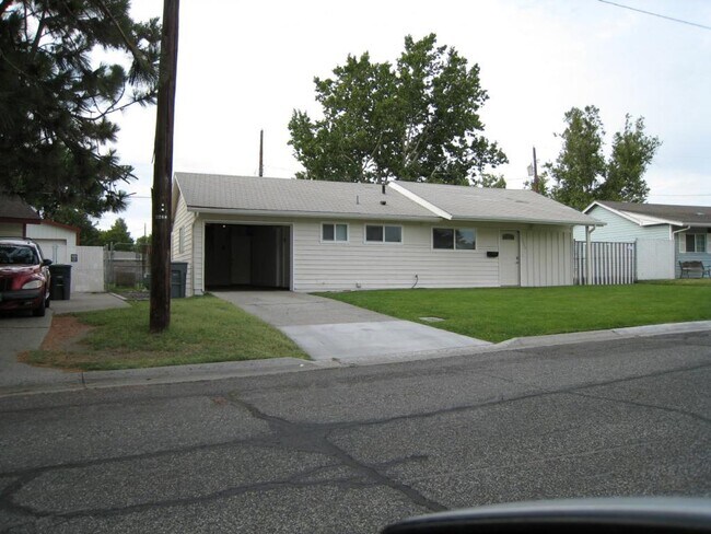 Building Photo - 2404 Boise St