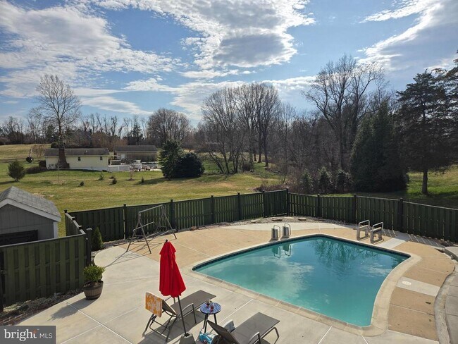 Building Photo - 3300 Mt Airy Ct