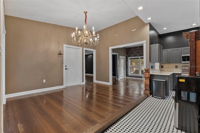 Building Photo - 126 E Palmetto Ave