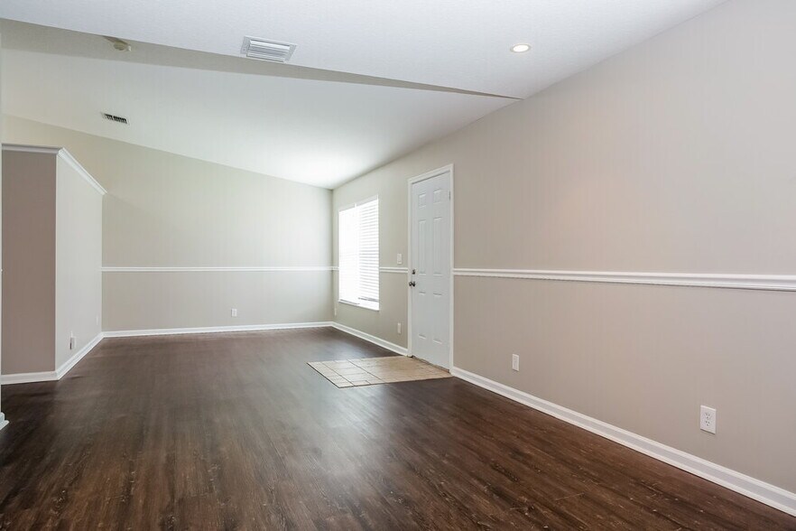 Building Photo - 3589 Quentin Ave