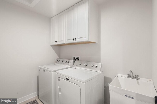 Building Photo - 12914 Hazelwood Dr