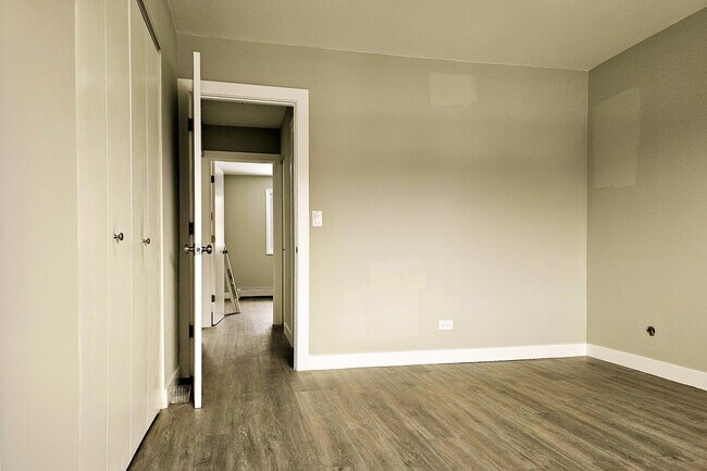 Building Photo - 10457 Dearlove Rd