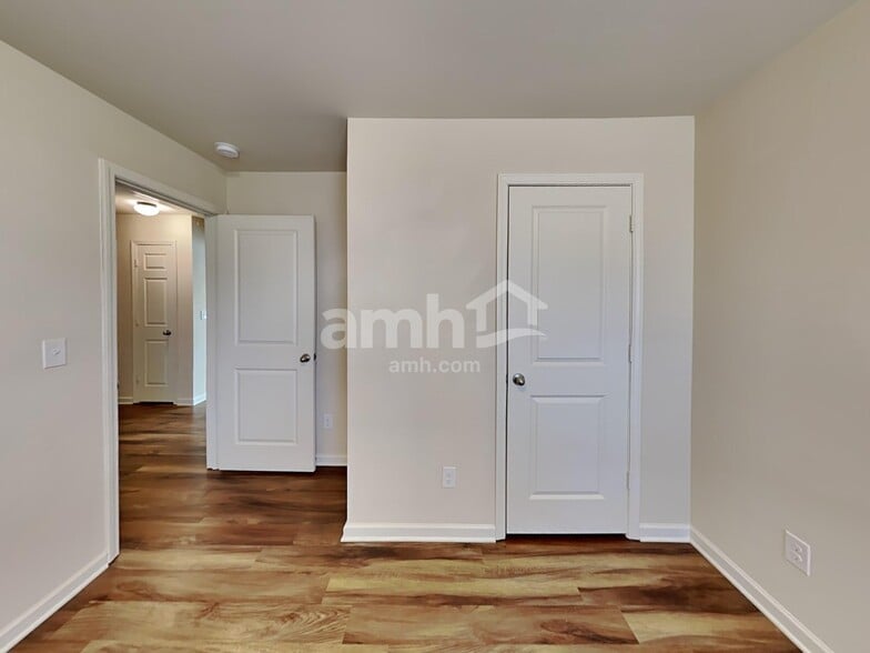 Building Photo - 278 Scotland Dr