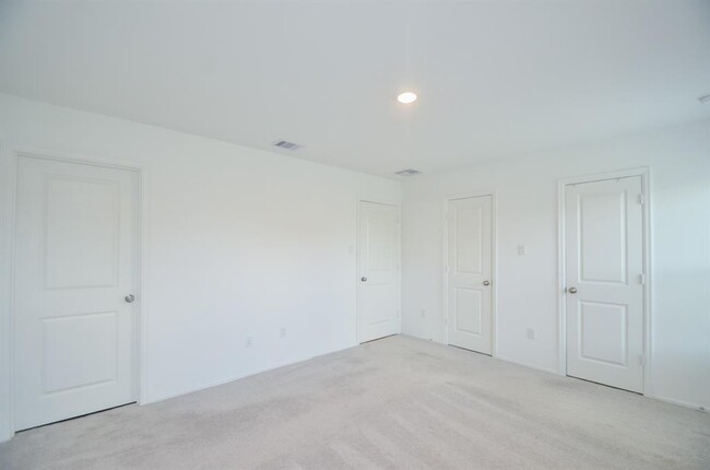 Building Photo - 4127 Saltillo Lakes Dr