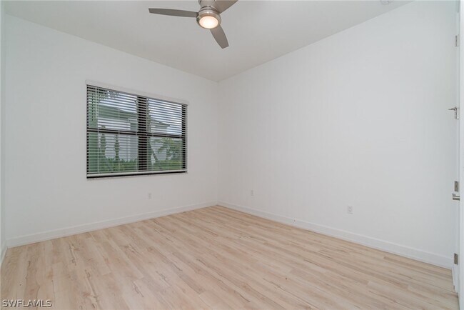 Building Photo - 12750 Woodbury Dr