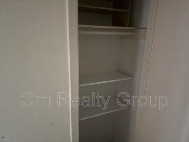 Building Photo - 7107 Briarfield Dr
