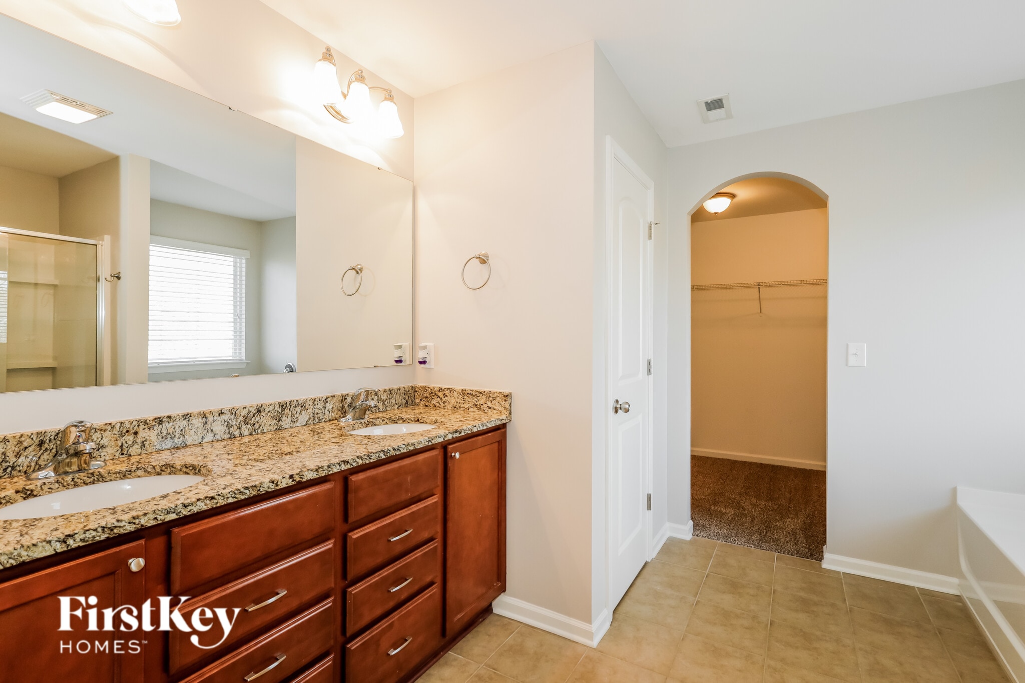 Building Photo - 2080 Lake Vista Drive