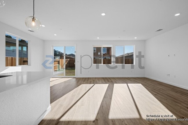 Building Photo - 1710 Halo Ave