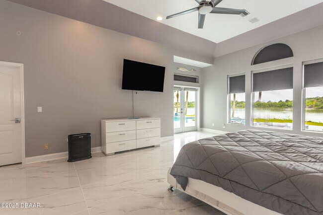 Building Photo - 3548 John Anderson Dr