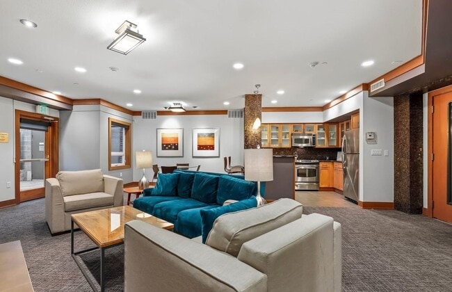 Building Photo - Enjoy comfort and luxury Seattle 1 bed/1 b...