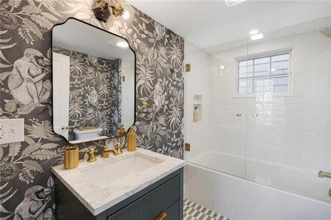 Building Photo - 23 Mt Vernon St