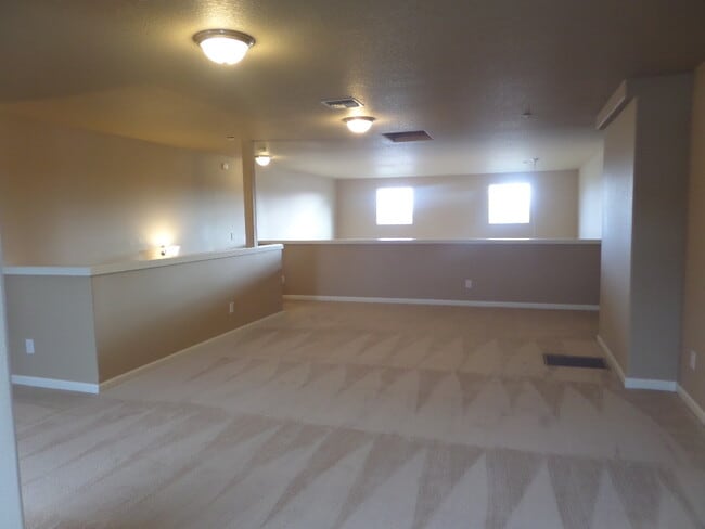 Building Photo - The Oaks Live/Work Townhomes