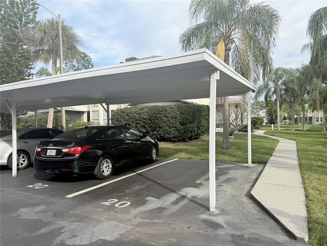 Building Photo - 20 Emerald Bay Dr