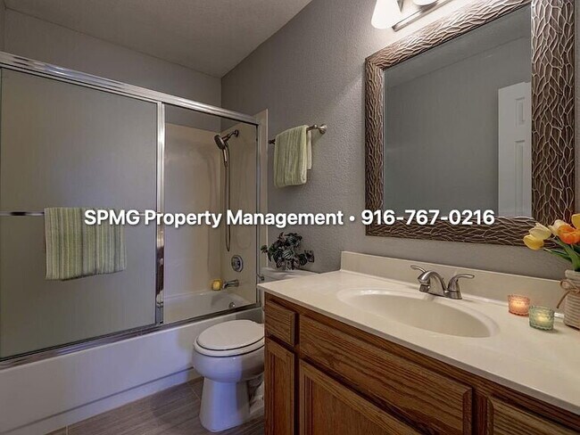 Building Photo - Beautiful 4BR/3BA Home in Rocklin 3-Car Garage & Low-Maintenance Backyard