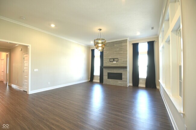 Building Photo - 1567 Jensen Dr