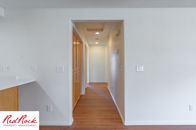 Building Photo - Remodeled 3 Bedroom Townhome with Great Vi...