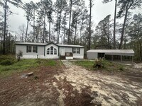 Building Photo - 17 Oak Ridge Cir