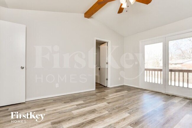 Building Photo - 4 W Park Dr