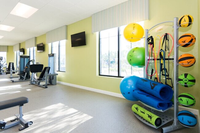 Building Photo - 4702 Sleepy Hollow Dr