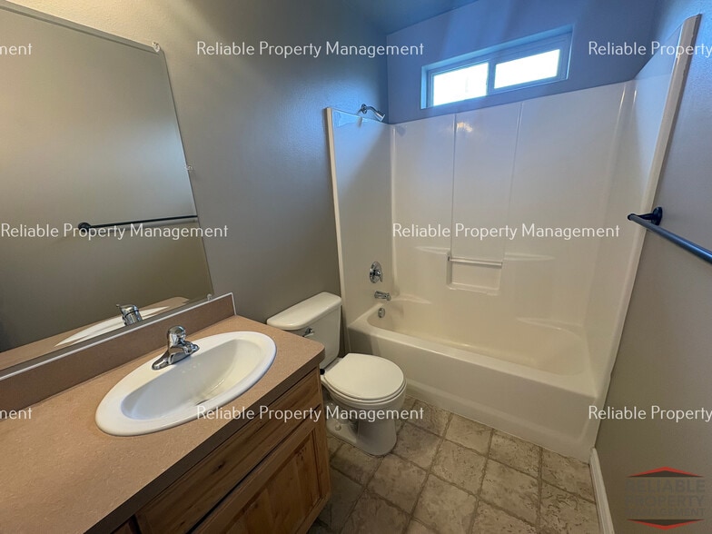 Building Photo - 1213 Cornerstone Dr