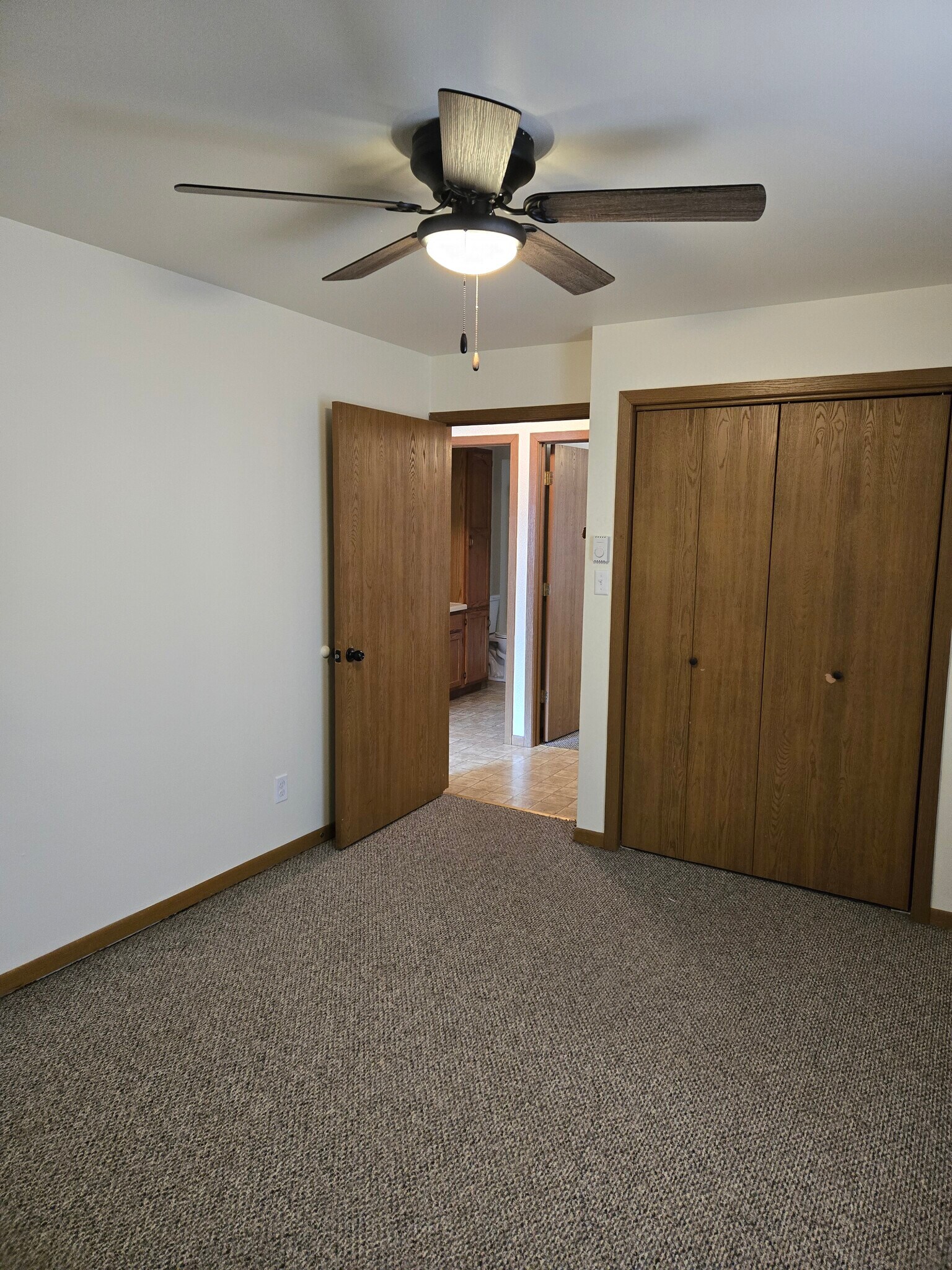 Building Photo - 1324 W Main St