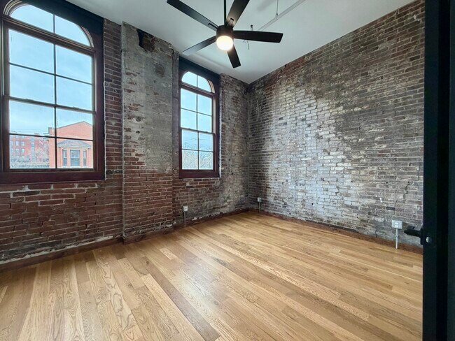 Building Photo - 2017 Chouteau Ave