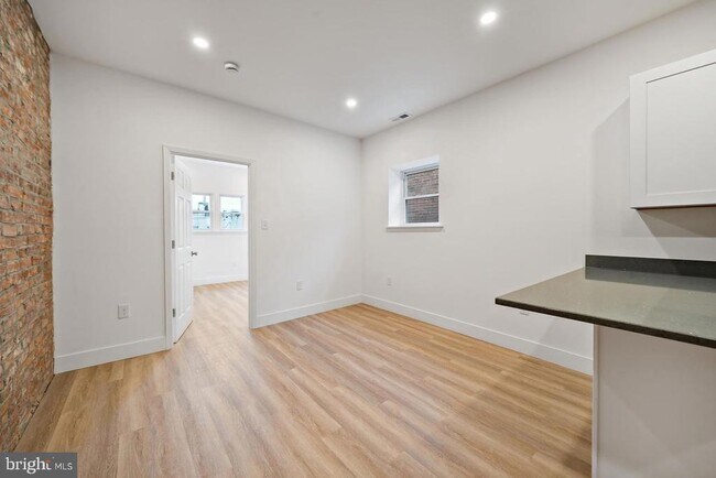 Building Photo - 2024 S 17th St