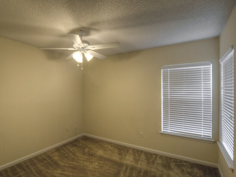 Building Photo - 10974 Darlington Oak Ct