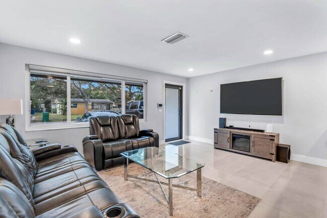 Building Photo - 5070 SW 94th Terrace