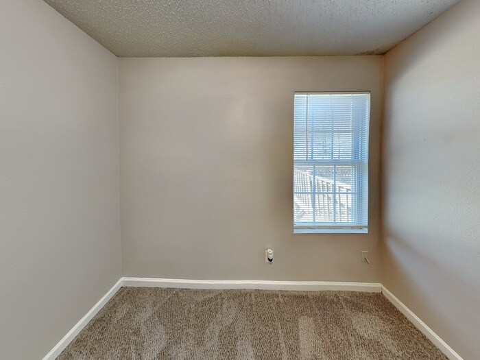 Building Photo - 5595 Fairington Pl