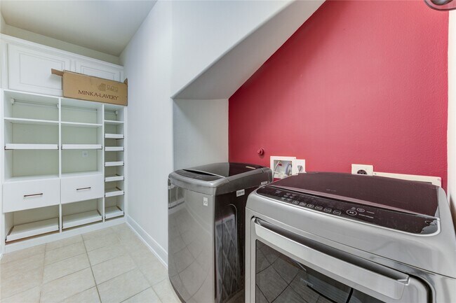 Building Photo - 1335 Altavilla Ln