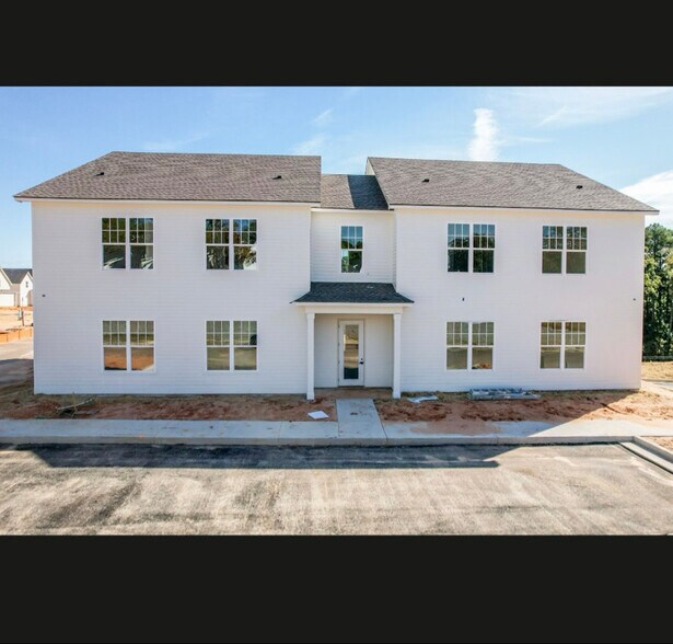 Building Photo - 3435 Southern Way