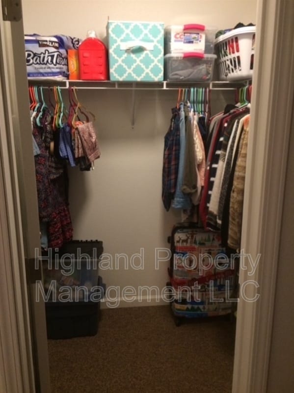 Building Photo - 530 NE Stadium Way