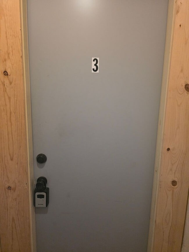 Building Photo - 536 E Center St