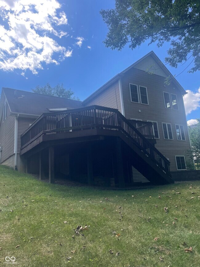 Building Photo - 5670 Honey Locust Dr