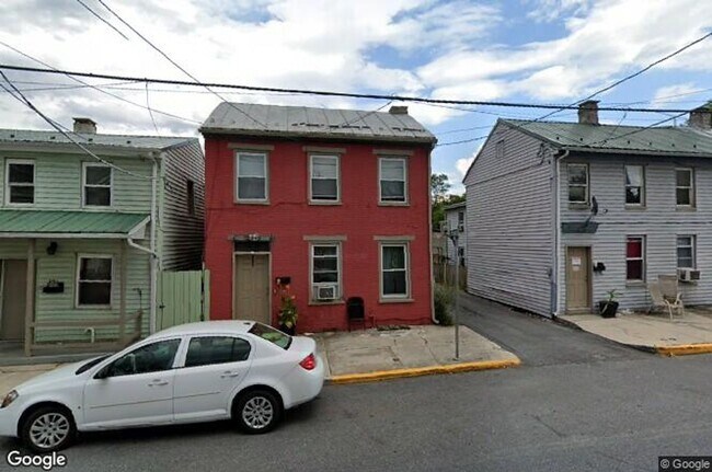 Primary Photo - 149 N West
