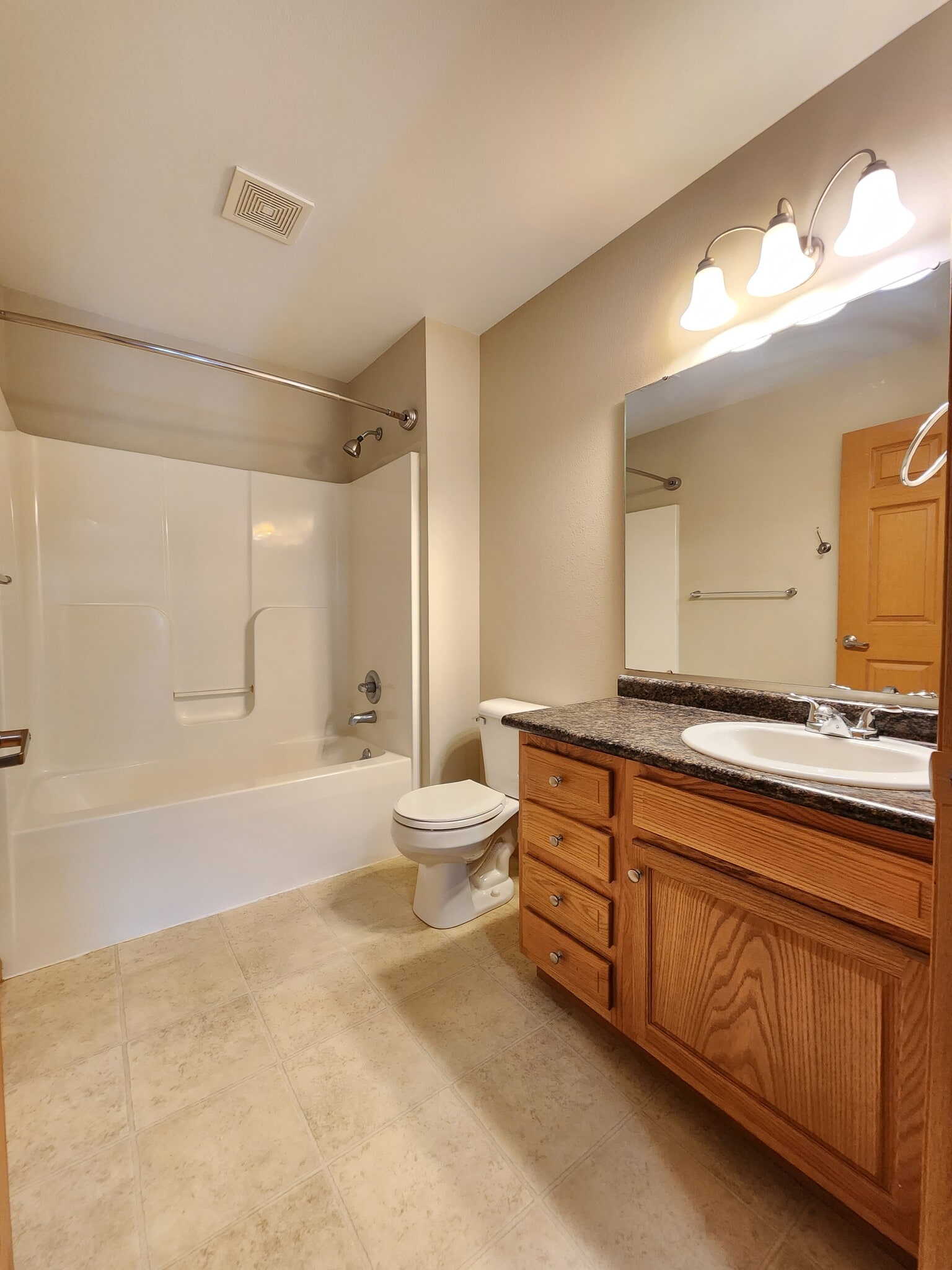 Building Photo - 7529 Crosscreek Dr