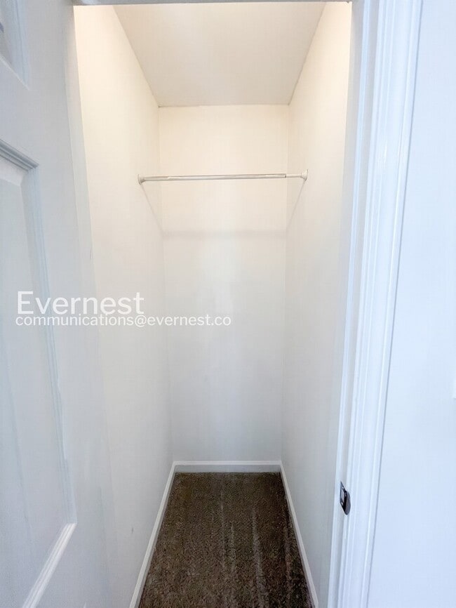 Building Photo - 2503 Elkmont Dr