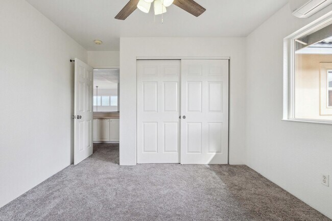 Building Photo - 4 Bed, Pet Friendly Kapolei Home