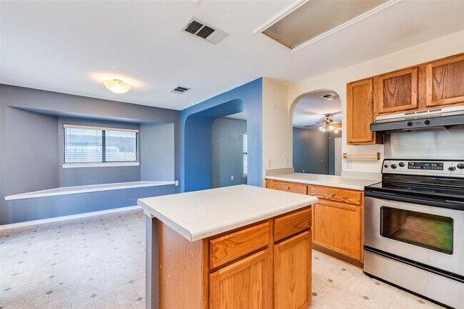 Building Photo - Beautiful Home in Southeast Austin – Pool ...