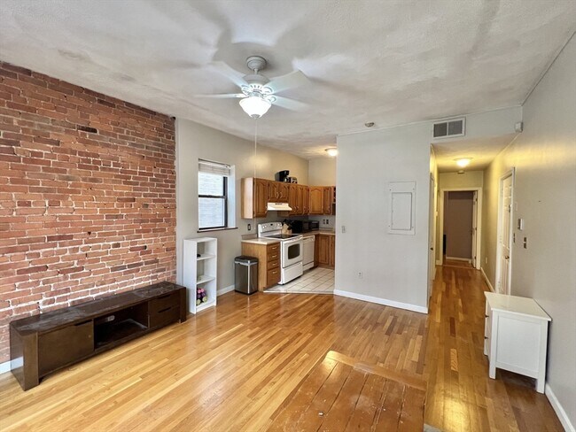 Building Photo - 65 Hemenway St