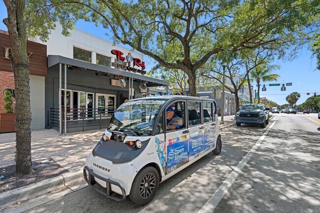 Building Photo - 7020 Half Moon Cir