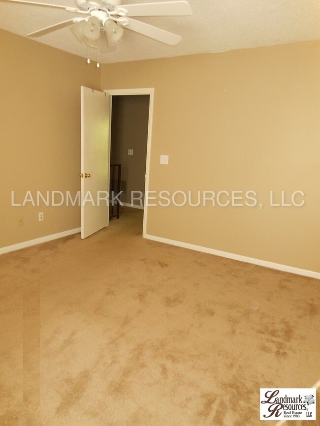 Building Photo - 301 Harbor Heights Dr