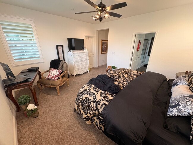 Building Photo - Beautiful 4 bedroom home for rent in Visalia, CA