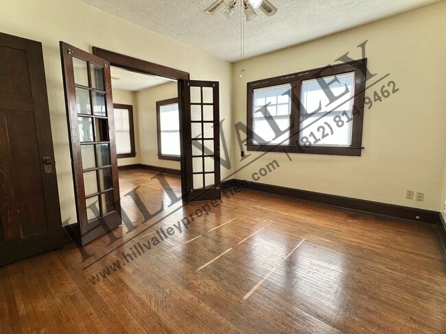 Building Photo - Two Bedroom Upper - All Utilities Paid