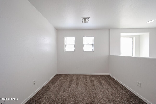 Building Photo - 41298 W Park Hill Dr
