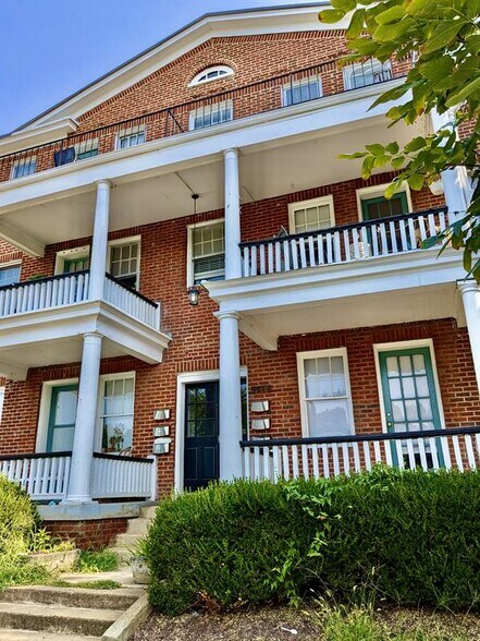 Building Photo - 2914 Idlewood Ave